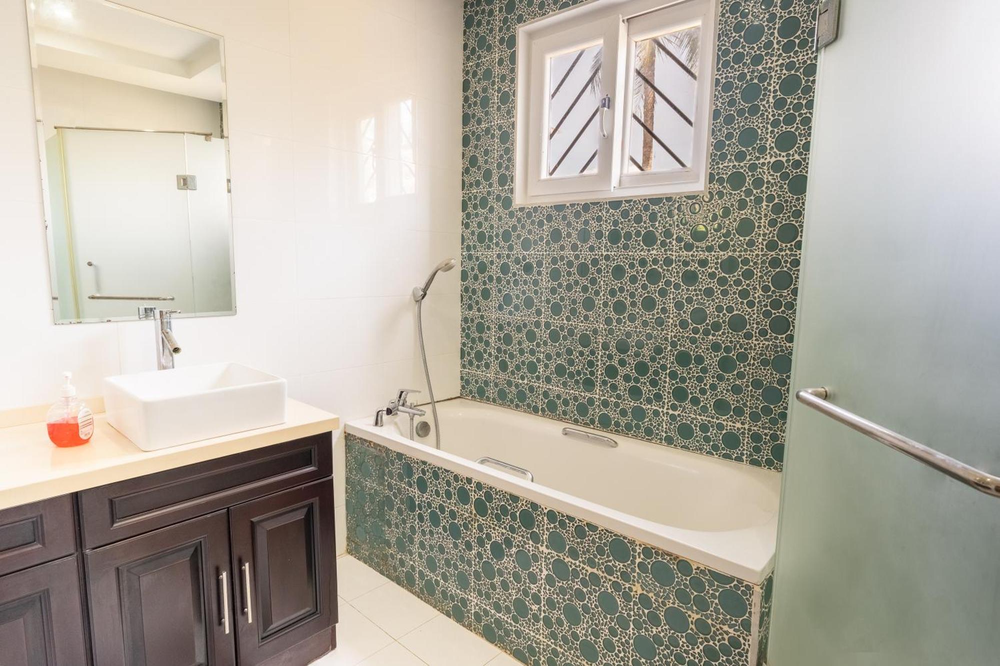 Queens Chateau Boutique Villa Diani Beach Esterno foto