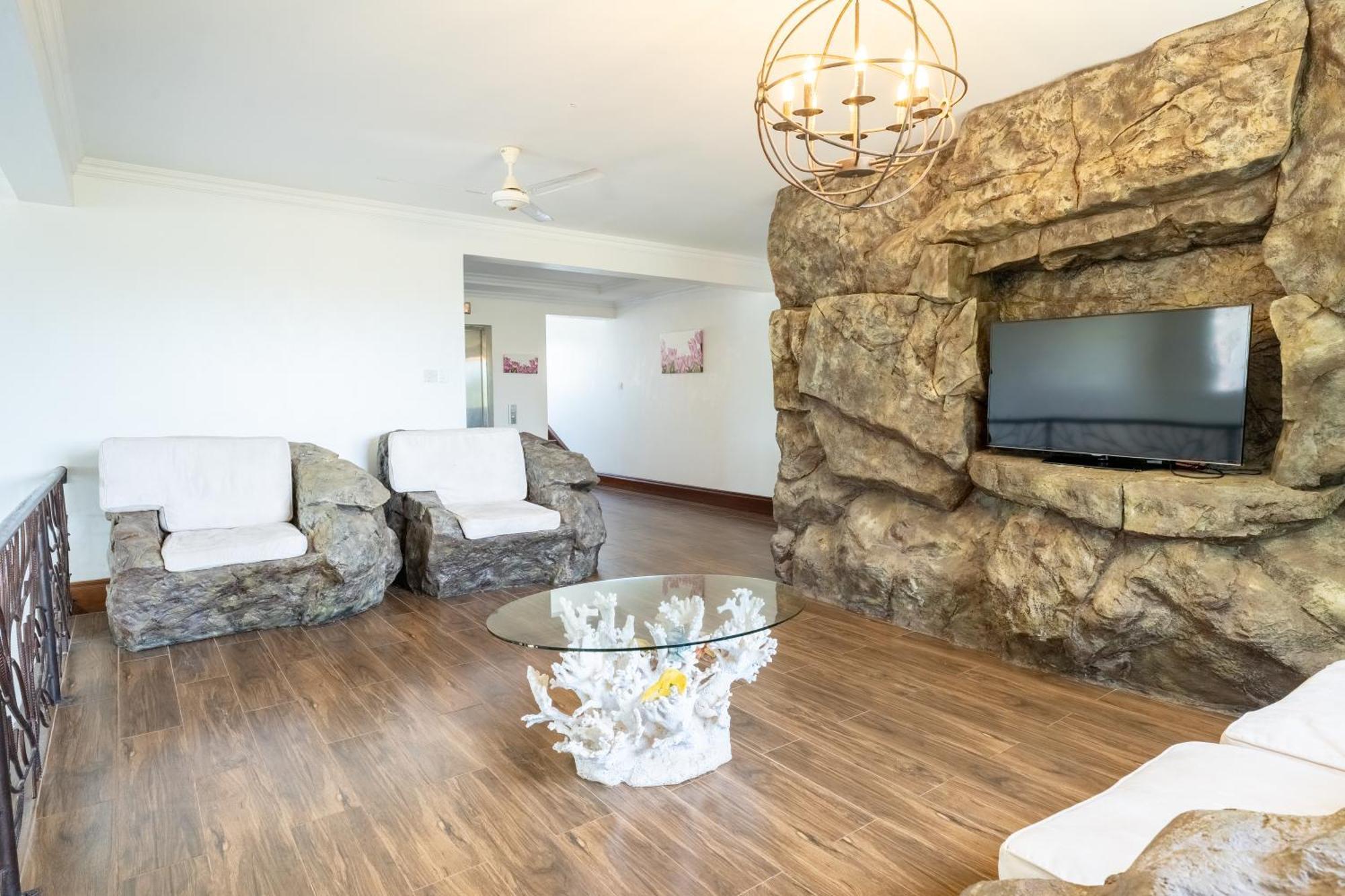 Queens Chateau Boutique Villa Diani Beach Esterno foto